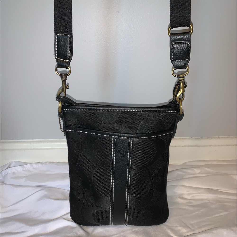 Coach crossbody C logo